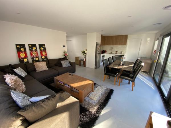 Beautiful New Holiday Place 5 Mins To Beach With Kitchen And Office Nook, Rezervovat Rekreační dům Safety Beach Victoria