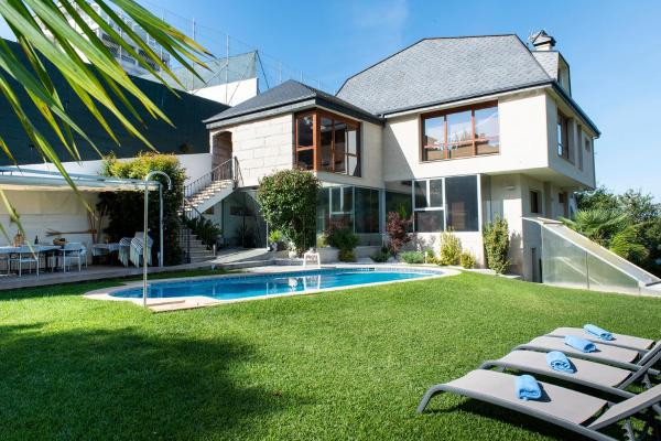 Casa El Castañal con Piscina Privada, Rezervovat Vila Vigo 