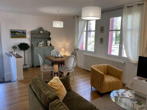 Charmante maison avec jardin en face du parc, proche commerces et attractions touristiques - FR-1-489-333, Rezervovat Rekreační dům Moulins 