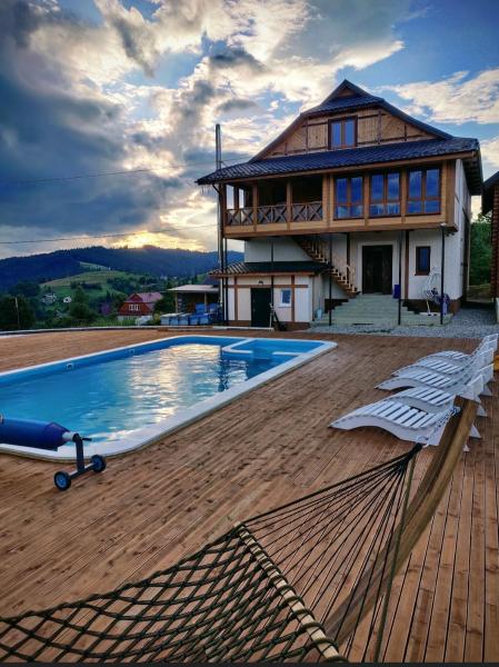 Байка Карпат, Rezervovat Rekreační dům Hotely v Ivano-Frankivsk s bazénem, Bazén