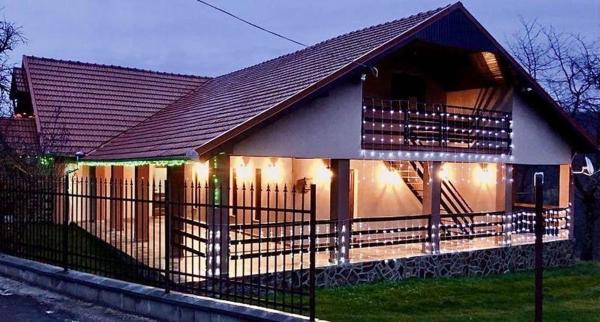Pensiunea La Buru, Rezervovat Rekreační dům Căraciu Hunedoara