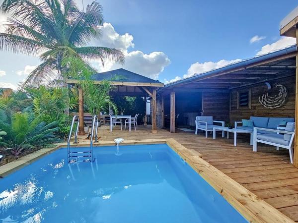 Villa l'Anjou Créole a Sainte Anne en Guadeloupe avec piscine privée et 2 chambres pour 4 personnes, Rezervovat Rekreační dům Grande-Terre hotely s bazénem, Bazén