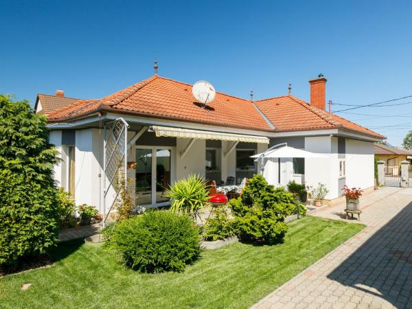 Holiday Home Ildiko by Interhome, Rezervovat Rekreační dům Balatonlelle 