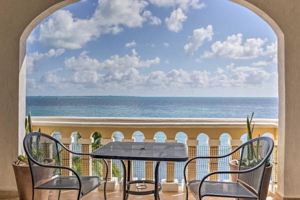 Private Balcony w/ Views: Oceanfront Cancun Condo, Rezervovat Apartmán Cancún Quintana Roo