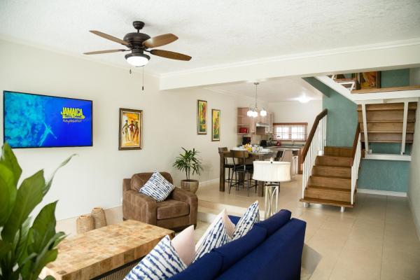 Choose To Be Happy at Surbiton Square - Two Bedroom Townhouse, Rezervovat Vila Kingston chaty, Chalupa