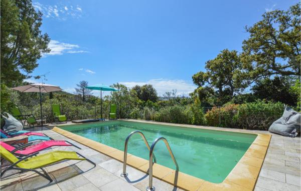 Beautiful Home In Porto Vecchio, Rezervovat Rekreační dům Korsika hotely s bazénem, Bazén