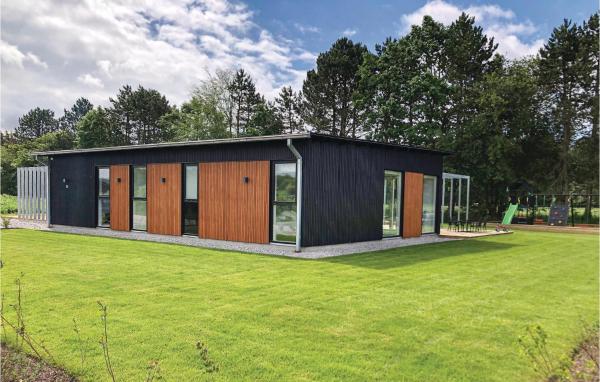 5 Bedroom Cozy Home In Glesborg, Rezervovat Rekreační dům Glesborg 