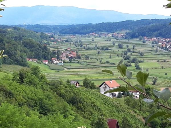 Robinzonski smještaj Tepeš, Rezervovat Hotel Tuheljske Toplice 