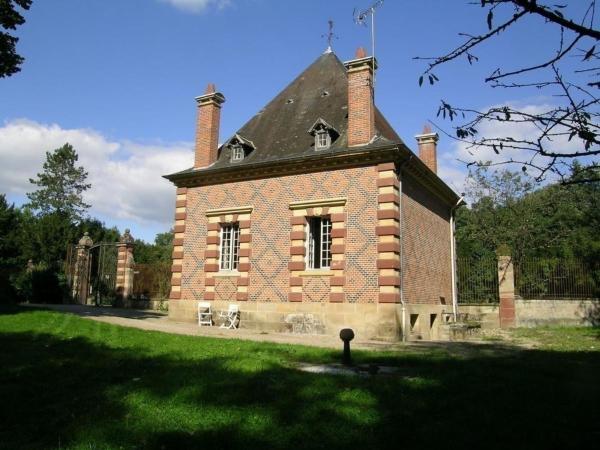 Pavillon de Chasse Rénové avec Wifi et Animaux Acceptés - Trévol - FR-1-489-223, Rezervovat Rekreační dům Burgundsko hotely s bazénem, Bazén