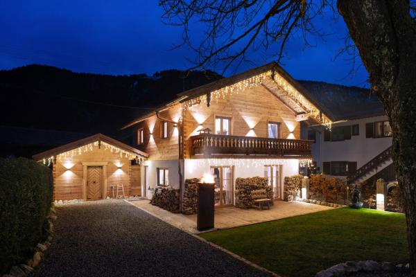 exklusives Alpenchalet mit Jacuzzi & Sauna für bis zu 14 Personen, Rezervovat Chata Bayrischzell Bavorsko