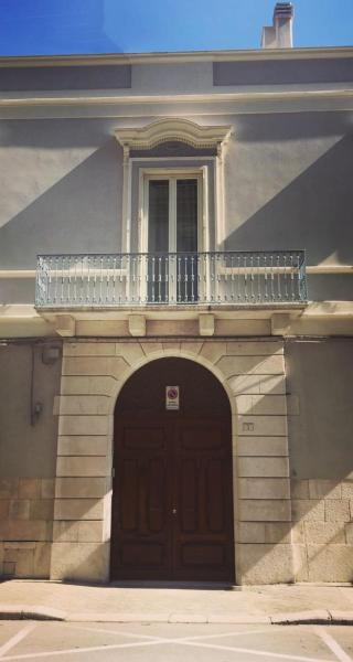 Palazzo Romanelli B&B, Rezervovat Penzión se snídaní Hotely v Trani s parkováním, Parkování