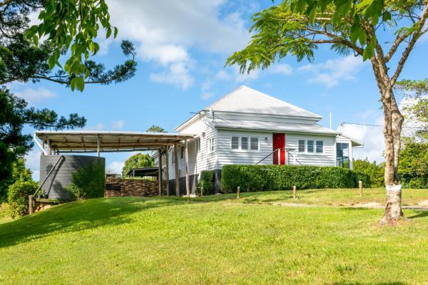 Thirlestane Farm Cottage & Barn, Rezervovat Farmářský pobyt Cooroy Noosa Hinterland