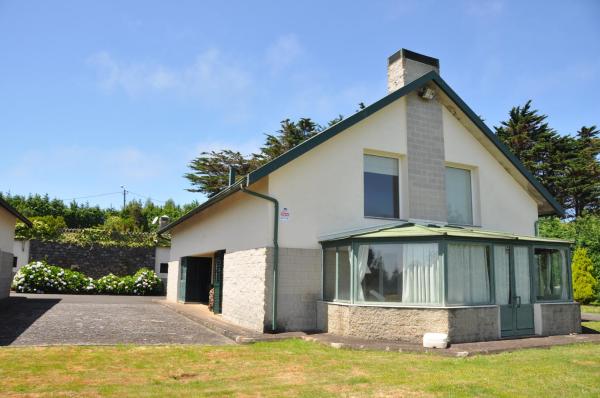 Luxury VILLA CAMÉLIA. Mountains, golf, horses, levada walks., Rezervovat Vila Santo da Serra Madeira Islands