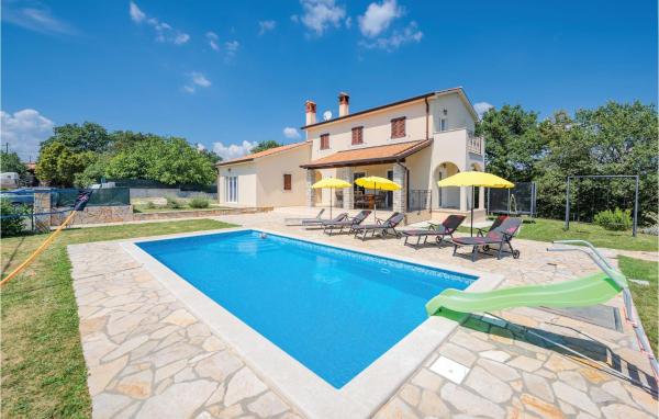 Four-Bedroom Holiday Home In Bregi, Rezervovat Rekreační dům Katun Istrie