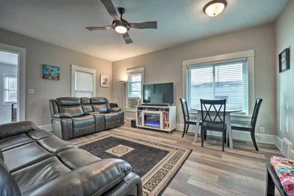 Home 1 Block to Lake with Private Beach Access!, Rezervovat Rekreační dům Watervliet Michigan