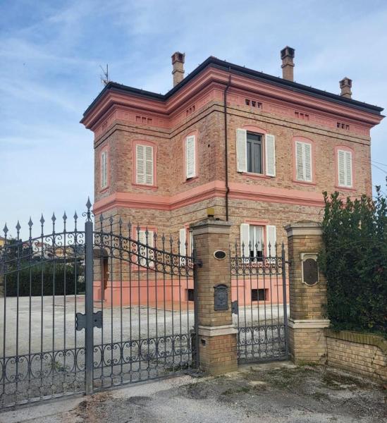 Villa Livia, Rezervovat  Fermo hotely s bazénem, Bazén