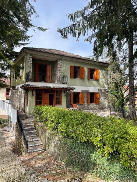 Villa prestigiosa ampie metrature, Rezervovat  Altipiani di Arcinazzo 