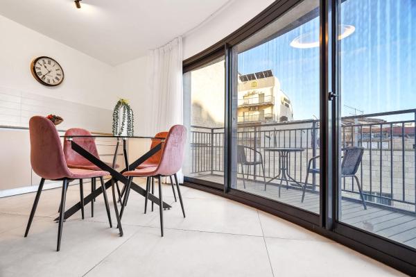 Deluxe 1 Bedrooms Apartment Terrace in City Center, Rezervovat Rekreační dům Jerusalem District chaty, Chalupa