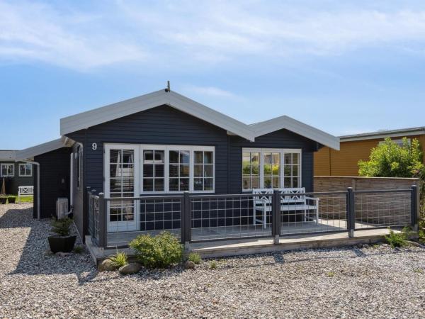Holiday Home Sazur - 75m from the sea by Interhome, Rezervovat Rekreační dům Vily v Mesinge, Vila