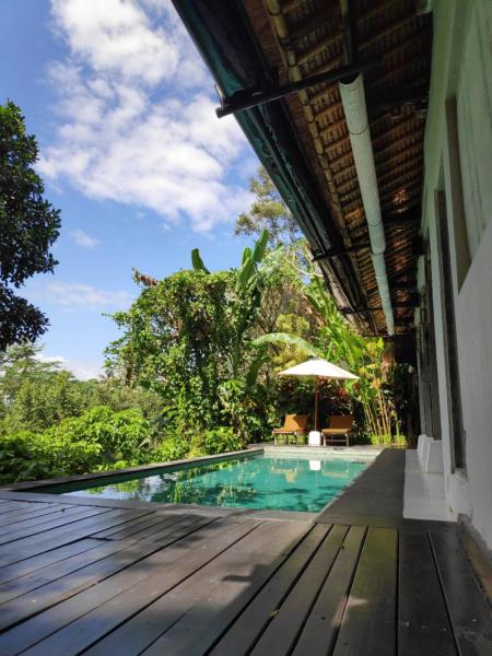 Villa Damai Shanti, Rezervovat  Hotely v Bali s parkováním, Parkování