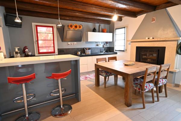 CA CENTOSA ARTISTIC HOUSE villa storica ristrutturata con patio e giardino, Rezervovat Vila Cittadella 
