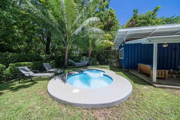 Cute, modern Tiny home with pool for 2 people in Playa Potrero, Rezervovat Rekreační dům Guanacaste hotely s bazénem, Bazén