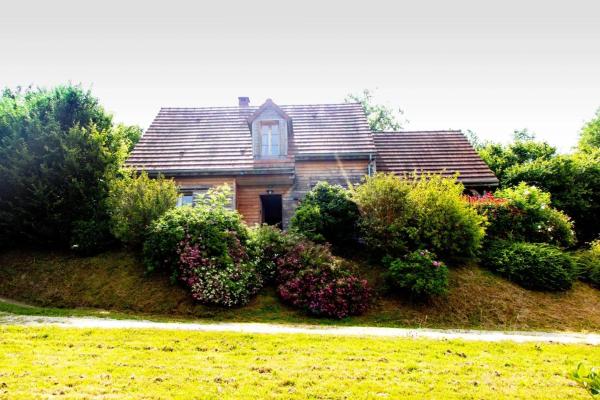 Chalet chaleureux à Marigny-l'Église avec vue sur lac et montagne, Rezervovat Chata Marigny-lʼÉglise 