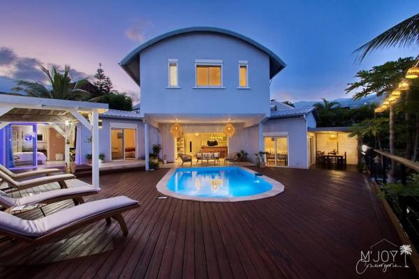 Villa Amara, Rezervovat  Hotely v L'Etang-Sale s bazénem, Bazén
