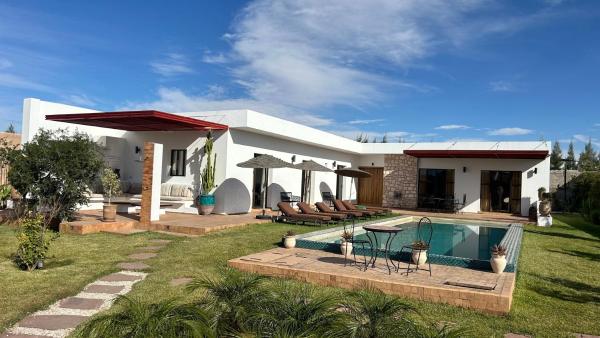 Villa Ehzzara piscine chauffée, Rezervovat  As-Sawíra 