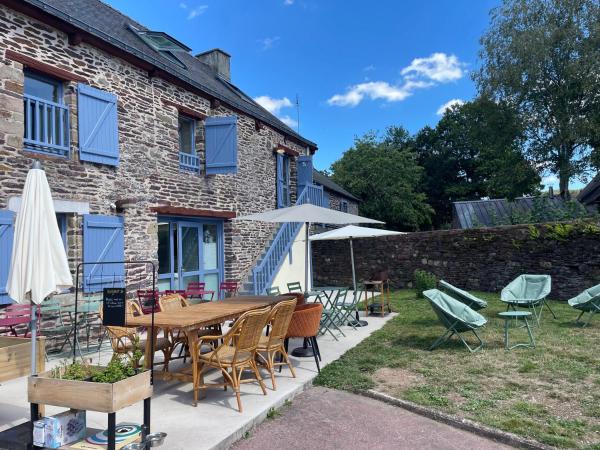 Auberge Val sans retour, Rezervovat  Tréhorenteuc Bretaň