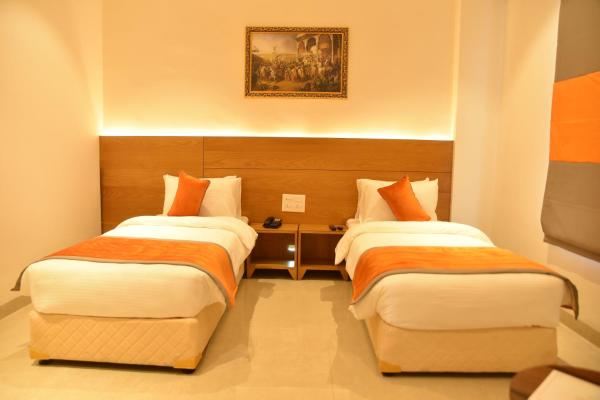 HOTEL ICON Rajpura, Rezervovat Hotel Rājpura Punjab