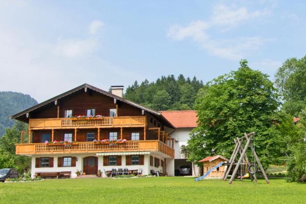 Bauernhof Ertlhof, Rezervovat  Sachrang Chiemgau