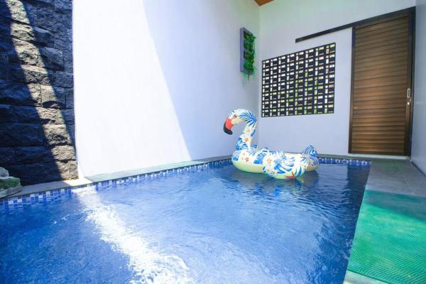Villa Syariah Woody B13 with Private Pool and Karaoke, Rezervovat  Tlekung East Java