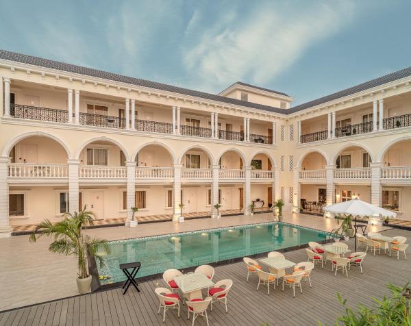 Rudra Imperial Resort, Rezervovat Lázně / Resort Sītāpur 