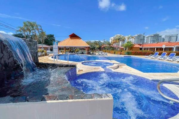 Villa Paraíso banano 9, near to the beach & Pool, Rezervovat  Puntarenas hotely s bazénem, Bazén