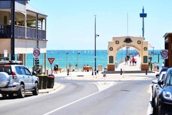 Seaside Villa Steps to Beach, Cafes, Boutiques, Rezervovat  Brighton Adelaide Region