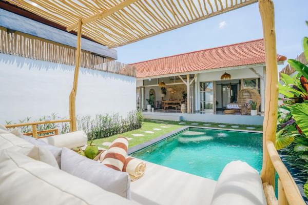 Villa Aarka - Chic Balinese Bohemian Retreat in Seminyak, Rezervovat  Bali hotely se snídaní, Snídaně