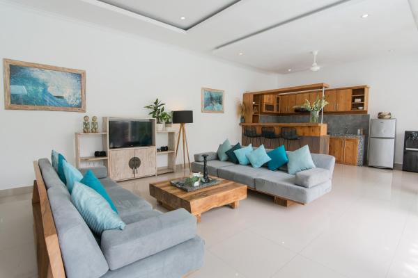 Stylish Three Bedroom Villa Near Atlas Beach Club & Beach, Rezervovat  Badung hotely s bazénem, Bazén