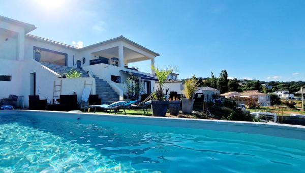 Villa Bistinetti Rez de villa tout confort avec piscine, Rezervovat  Korsika hotely s bazénem, Bazén