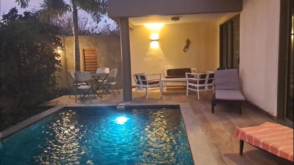 Villa privée moderne Grand Baie 8 places 4chambres, Rezervovat  Mauritius North Coast hotely s bazénem, Bazén