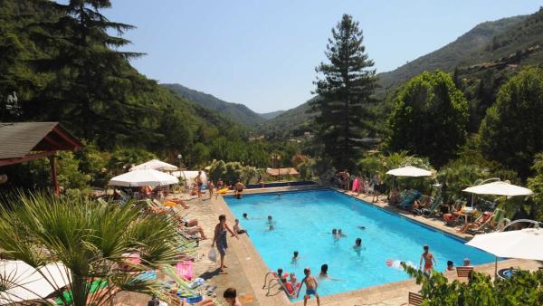 Glamping Italian Riviera, Rezervovat Kemp Hotely v Isolabona s bazénem, Bazén