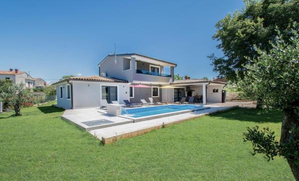 Villa Vala with a large yard near Pula - by Istrabook, Rezervovat  Marčana Pula Region