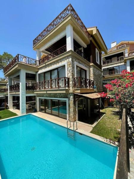 Villa ELA Göcekte Özel Havuzlu Lüx Villa, Rezervovat  Hotely v Fethiye Area s bazénem, Bazén