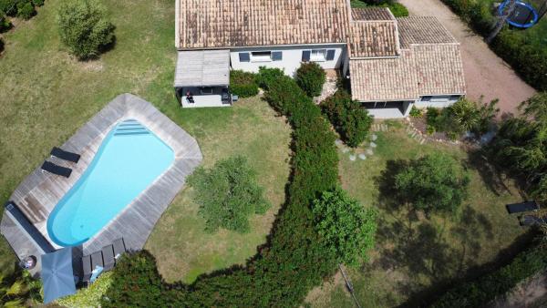Villa Katiris, Rezervovat  Korsika hotely s parkováním, Parkování