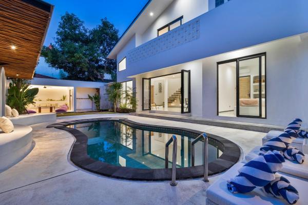 Great Value 2 Bed Villa, Sleeps 4, Fast Wifi, Rezervovat  Bali hotely s bazénem, Bazén