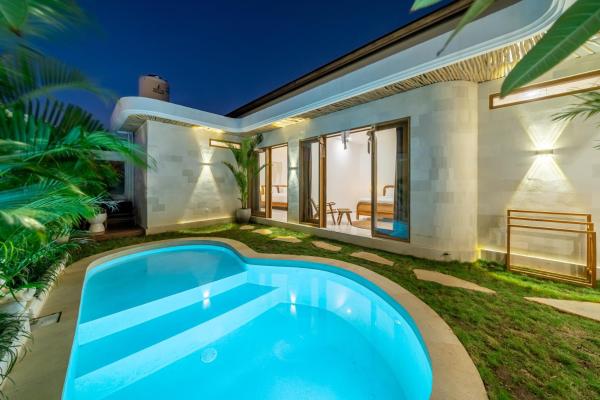 Canggu Vibe 2BDR Villa with Pool and Nearby Delights, Rezervovat  Bali hotely s bazénem, Bazén