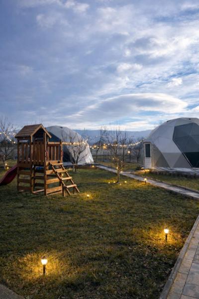 Sun Garden Glamping Domes, Rezervovat Kemp Carpathians - Romania kempy, Kemp