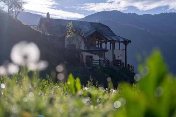 Alpin Zeneli Chalet, Rezervovat Chata Çerem Kukës County