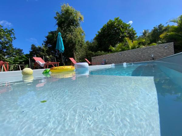 Villa Corail Les Abymes, Rezervovat  Grande-Terre hotely s bazénem, Bazén