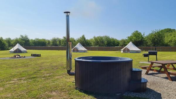 Salomon Glamping, Rezervovat Kemp Põlvamaa hotely s bazénem, Bazén